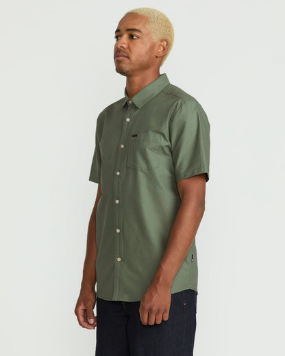 Men's Veeco Oxford Short Sleeve Shirt | Volcom Essential
