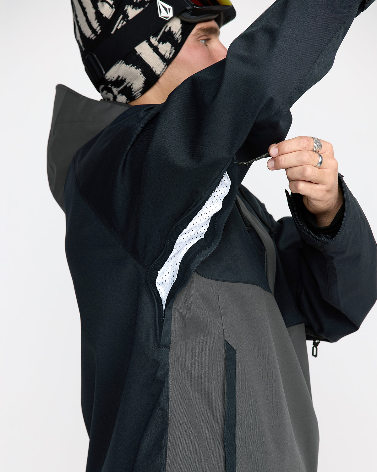 Men's Hossegor 20K Pullover | Volcom Best Seller