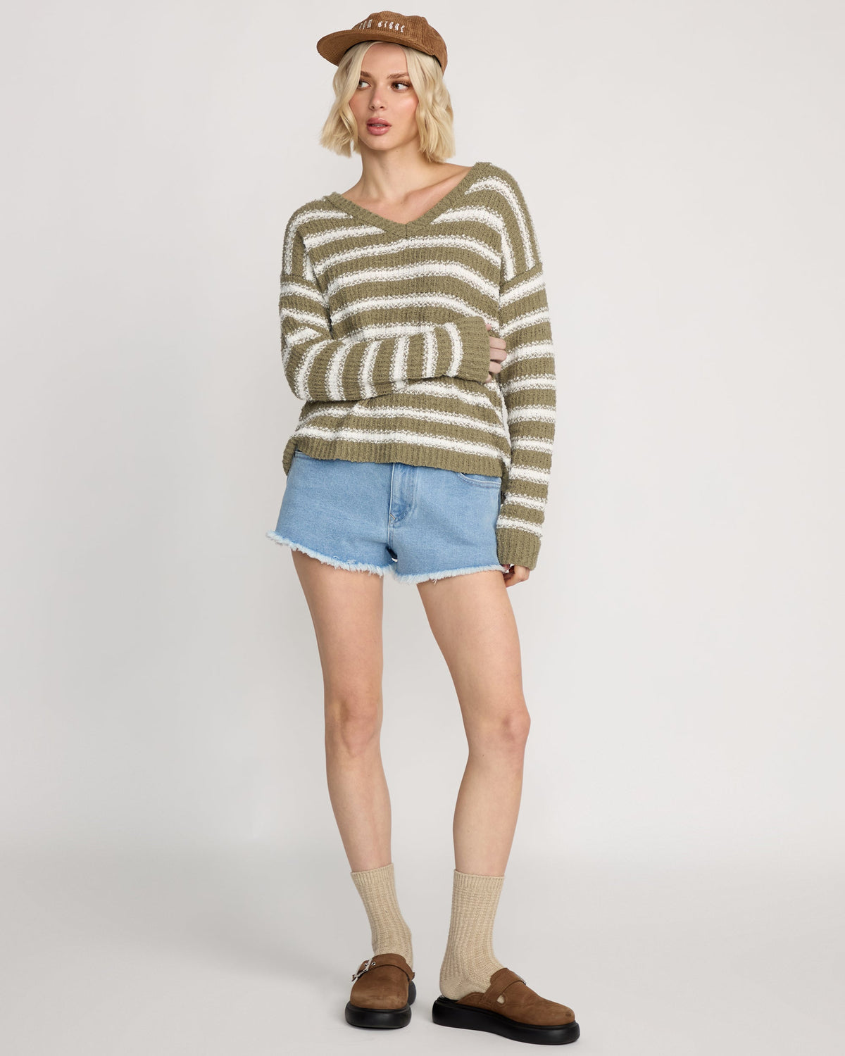 Women's Sand Groupie Sweater | Volcom Essential