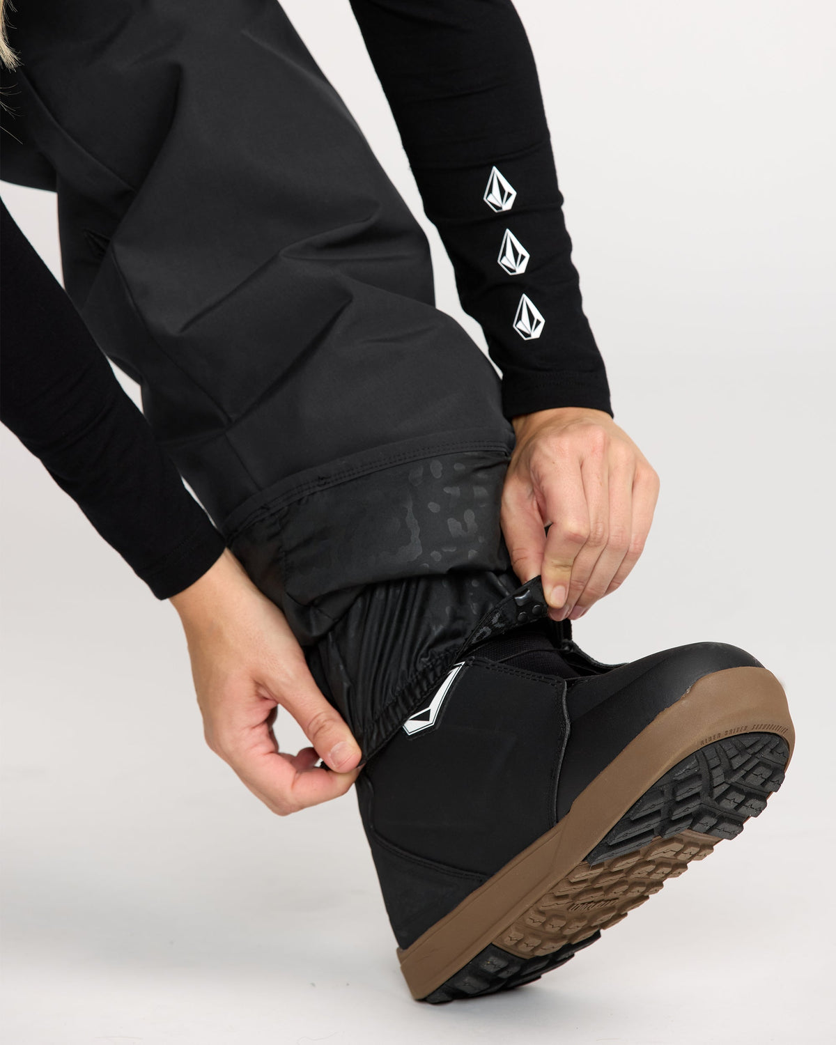 Women's Frochickie Insulated Pants | Volcom Essential